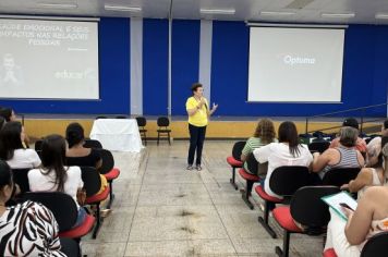 Foto - Capacitação de professores e funcionários