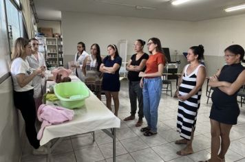 Foto - GRUPO FLORECER É RESULTADO DE PARCERIA FIRMADA ENTRE PREFEITURA E FACULDADE DE ENFERMAGEM DA UENP-CLM.