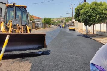 Foto - OBRAS EM VIAS PÚBLICAS, ESCOLA E ENTREGA DE VEÍCULO À SECRETARIA DE AGRICULTURA