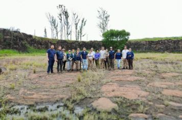 Foto - SOCIEDADE GEOLÓGICA DO BRASIL - LAVA EM CORDAS, BANDEIRANTES-PR2023