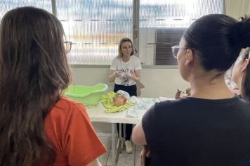 Foto - GRUPO FLORECER É RESULTADO DE PARCERIA FIRMADA ENTRE PREFEITURA E FACULDADE DE ENFERMAGEM DA UENP-CLM.