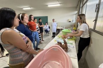 Foto - GRUPO FLORECER É RESULTADO DE PARCERIA FIRMADA ENTRE PREFEITURA E FACULDADE DE ENFERMAGEM DA UENP-CLM.