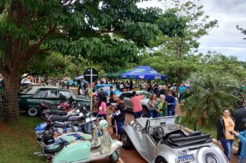 Foto - PRIMEIRO ENCONTRO DE CARROS ANTIGOS DE BANDEIRANTES 2023