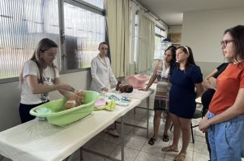 Foto - GRUPO FLORECER É RESULTADO DE PARCERIA FIRMADA ENTRE PREFEITURA E FACULDADE DE ENFERMAGEM DA UENP-CLM.