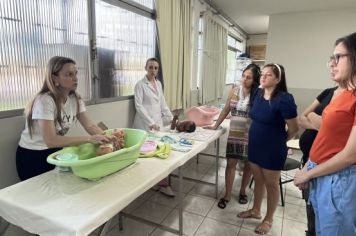 Foto - GRUPO FLORECER É RESULTADO DE PARCERIA FIRMADA ENTRE PREFEITURA E FACULDADE DE ENFERMAGEM DA UENP-CLM.