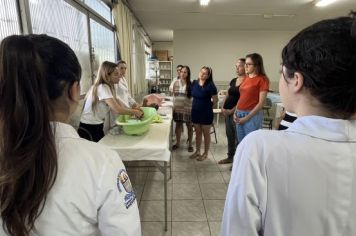 Foto - GRUPO FLORECER É RESULTADO DE PARCERIA FIRMADA ENTRE PREFEITURA E FACULDADE DE ENFERMAGEM DA UENP-CLM.