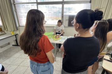 Foto - GRUPO FLORECER É RESULTADO DE PARCERIA FIRMADA ENTRE PREFEITURA E FACULDADE DE ENFERMAGEM DA UENP-CLM.