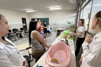 Foto - GRUPO FLORECER É RESULTADO DE PARCERIA FIRMADA ENTRE PREFEITURA E FACULDADE DE ENFERMAGEM DA UENP-CLM.