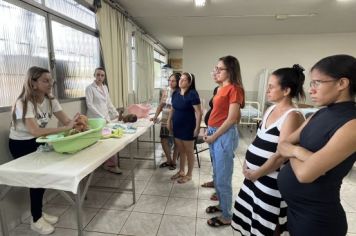 Foto - GRUPO FLORECER É RESULTADO DE PARCERIA FIRMADA ENTRE PREFEITURA E FACULDADE DE ENFERMAGEM DA UENP-CLM.