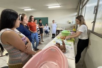 Foto - GRUPO FLORECER É RESULTADO DE PARCERIA FIRMADA ENTRE PREFEITURA E FACULDADE DE ENFERMAGEM DA UENP-CLM.