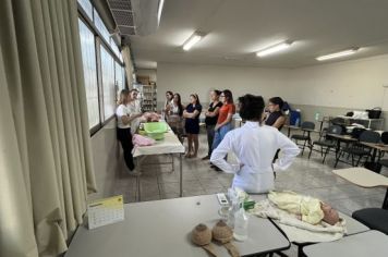 Foto - GRUPO FLORECER É RESULTADO DE PARCERIA FIRMADA ENTRE PREFEITURA E FACULDADE DE ENFERMAGEM DA UENP-CLM.