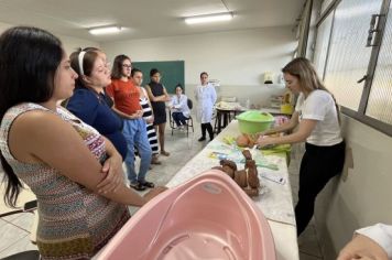 Foto - GRUPO FLORECER É RESULTADO DE PARCERIA FIRMADA ENTRE PREFEITURA E FACULDADE DE ENFERMAGEM DA UENP-CLM.