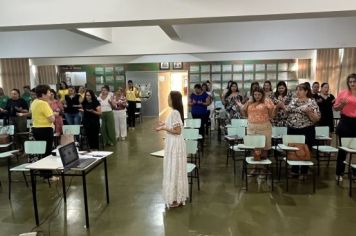 Foto - Capacitação de professores e funcionários