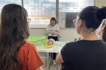 Foto - GRUPO FLORECER É RESULTADO DE PARCERIA FIRMADA ENTRE PREFEITURA E FACULDADE DE ENFERMAGEM DA UENP-CLM.