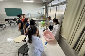 Foto - GRUPO FLORECER É RESULTADO DE PARCERIA FIRMADA ENTRE PREFEITURA E FACULDADE DE ENFERMAGEM DA UENP-CLM.