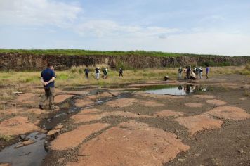 Foto - SOCIEDADE GEOLÓGICA DO BRASIL - LAVA EM CORDAS, BANDEIRANTES-PR2023