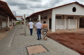 Foto - OBRAS EM VIAS PÚBLICAS, ESCOLA E ENTREGA DE VEÍCULO À SECRETARIA DE AGRICULTURA