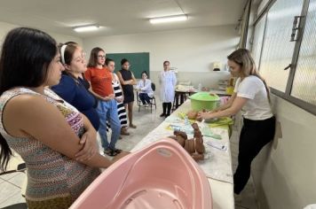 Foto - GRUPO FLORECER É RESULTADO DE PARCERIA FIRMADA ENTRE PREFEITURA E FACULDADE DE ENFERMAGEM DA UENP-CLM.