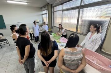 Foto - GRUPO FLORECER É RESULTADO DE PARCERIA FIRMADA ENTRE PREFEITURA E FACULDADE DE ENFERMAGEM DA UENP-CLM.