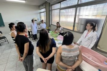 Foto - GRUPO FLORECER É RESULTADO DE PARCERIA FIRMADA ENTRE PREFEITURA E FACULDADE DE ENFERMAGEM DA UENP-CLM.