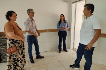 Foto - OBRAS EM VIAS PÚBLICAS, ESCOLA E ENTREGA DE VEÍCULO À SECRETARIA DE AGRICULTURA