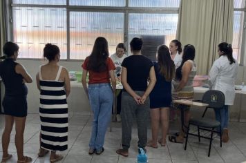 Foto - GRUPO FLORECER É RESULTADO DE PARCERIA FIRMADA ENTRE PREFEITURA E FACULDADE DE ENFERMAGEM DA UENP-CLM.