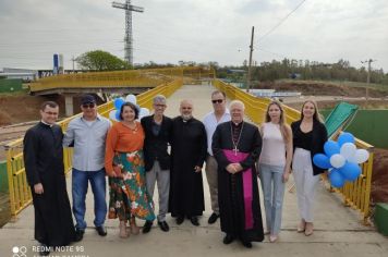 Foto - Inauguração da passarela do Santuário de São Miguel Arcanjo