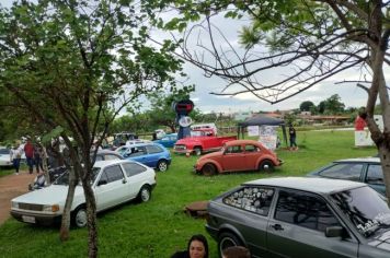 Foto - PRIMEIRO ENCONTRO DE CARROS ANTIGOS DE BANDEIRANTES 2023