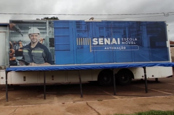 QUALIFICAÇÃO EM ALTA: CARRETA DO CONHECIMENTO DO SENAI CHEGA A BANDEIRANTES COM CURSO DE AUTOMAÇÃO
