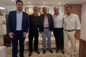 ENCONTRO PRODUTIVO EM CURITIBA: PREFEITO DE BANDEIRANTES SE REÚNE COM SENADOR ORIOVISTO GUIMARÃES