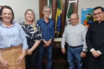 PREFEITURA E SANTUÁRIO ASSINAM CONTRATO DE COMODATO PARA PRAÇA SANTA TEREZINHA 