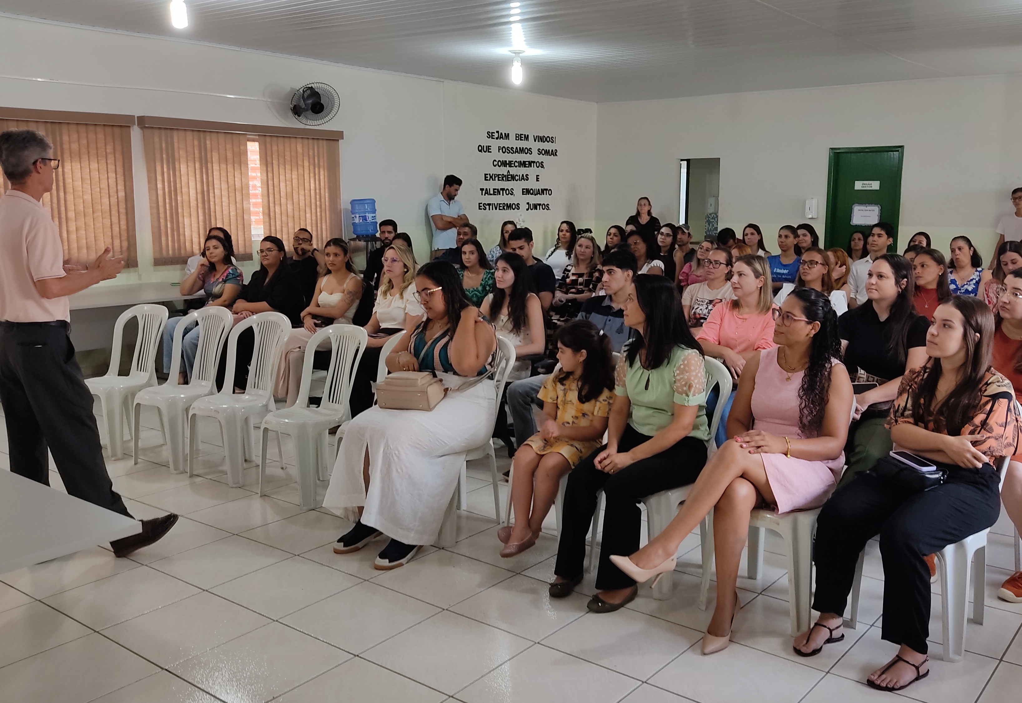 POSSE DOS 50 NOVOS SERVIDORES MUNICIPAIS MARCA UM MOMENTO DE REALIZAÇÃO E COMPROMISSO COM BANDEIRANTES