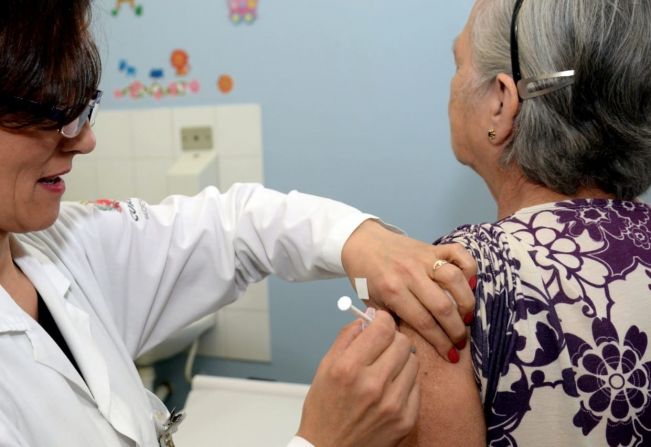 Vacinação contra a gripe é ampliada para toda população