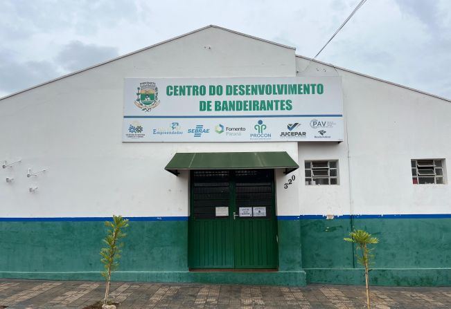SALA DO EMPREENDEDOR AUXILIA EMPRESÁRIOS A RENEGOCIAREM DÍVIDAS COM FOMENTO PR, DESCONTOS EM JUROS E ENCARGOS PODEM CHEGAR A 80%.