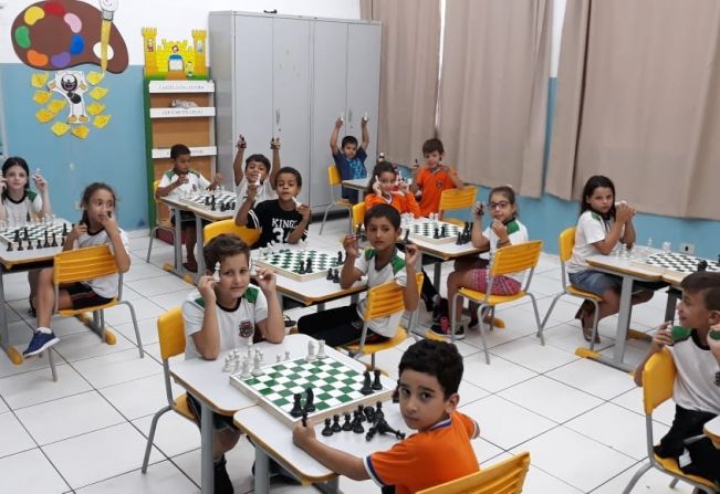 Município implanta Xadrez como disciplina nas escolas de Tempo Integral
