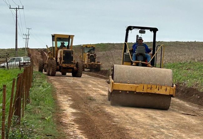 SECRETARIA DE AGRICULTURA INTENSIFICA MANUTENÇÃO NAS ESTRADAS RURAIS DE BANDEIRANTES