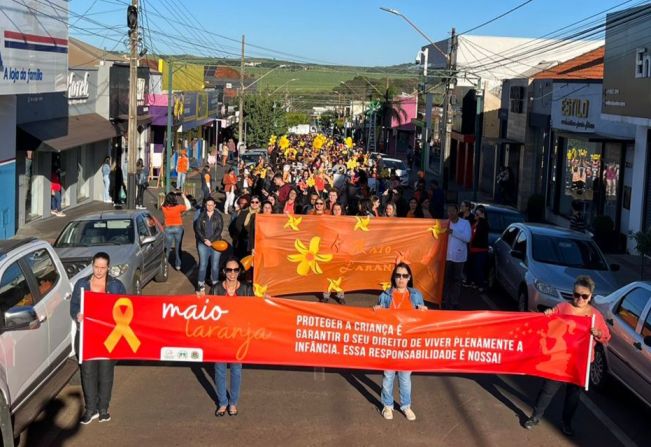 Caminhada de conscientização “Maio Laranja” pelo centro de Bandeirantes marca mais uma das ações em prol da proteção das crianças e adolescentes.