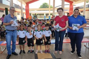 DISTRIBUIÇÃO DE UNIFORMES NAS ESCOLAS MUNICIPAIS DE BANDEIRANTES: INCENTIVO AO PERTENCIMENTO E À IDENTIDADE ESCOLAR