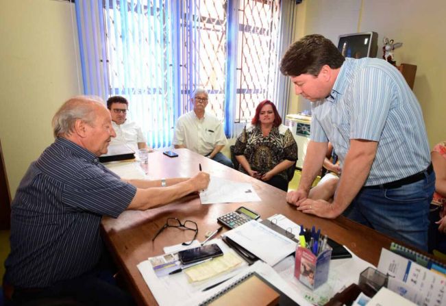 Prefeito Lino recebe diretoria da ACIAB