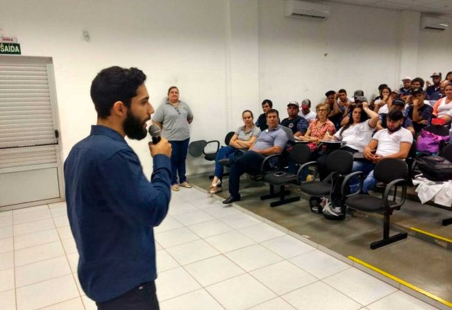 Palestra sobre inovação e tecnologia